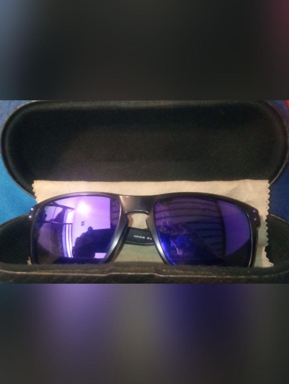 Oakley Prizem Sunglasses With Case